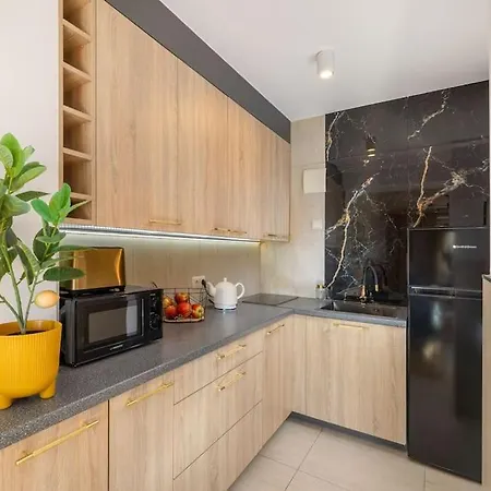 Ecru Inflancka Modern With Balcony Wwa47 * Varšava